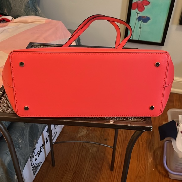 Kate Spade coral pink shoulder bag. - Picture 5 of 6